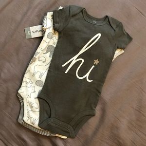 Carter’s 5-piece gender neutral onesies